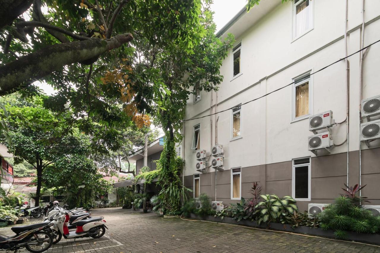 Urbanview Hotel Minongga Pondok Labu By Reddoorz Yakarta Exterior foto